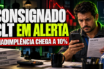 Trabalhador preocupado analisando parcelas do empréstimo consignado CLT e o orçamento mensal.